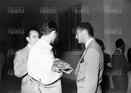 Gianni Agnelli negli spogliatoi di San Siro, Milan vs Juventus, 1951 - Farabola Immagine digitale