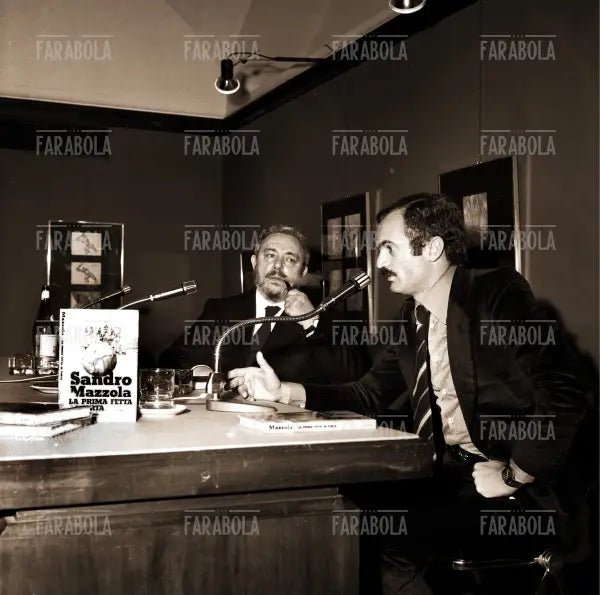Gianni Brera e Sandro Mazzola, Milano, 1977 - Farabola Immagine digitale