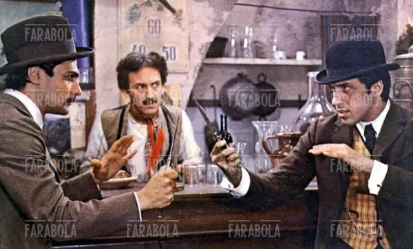 Gianni Macchia e Adriano Celentano nel film Er Più, 1971 - Farabola Immagine digitale