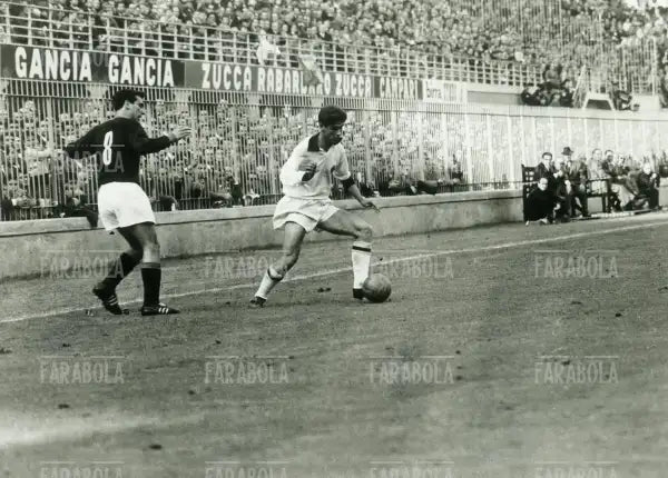 Gianni Rivera e Angelillo, Milan vs Roma, 1961 - Farabola Immagine digitale
