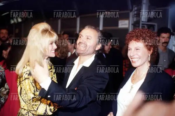 Gianni Versace, Ornella Vanoni e Ivana Trump, anni 90 - Farabola Immagine digitale