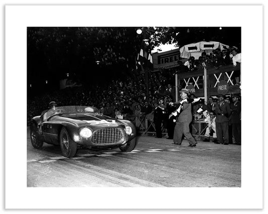 Giannino Marzotto su Ferrari, Mille Miglia 1953 - Farabola Fotografia
