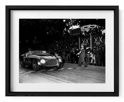 Giannino Marzotto su Ferrari, Mille Miglia 1953 - Farabola Fotografia