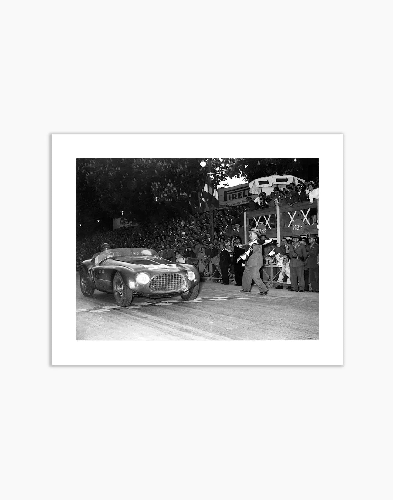 Giannino Marzotto su Ferrari, Mille Miglia 1953 - Farabola Fotografia