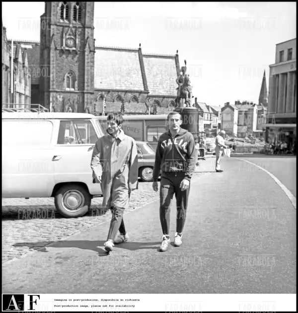 Gigi Meroni e Giovanni Lodetti, Mondiali di calcio in Inghilterra, 1966 - Farabola Immagine digitale
