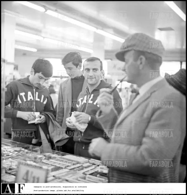 Gigi Meroni e Giovanni Lodetti, Mondiali di calcio in Inghilterra, 1966 - Farabola Immagine digitale