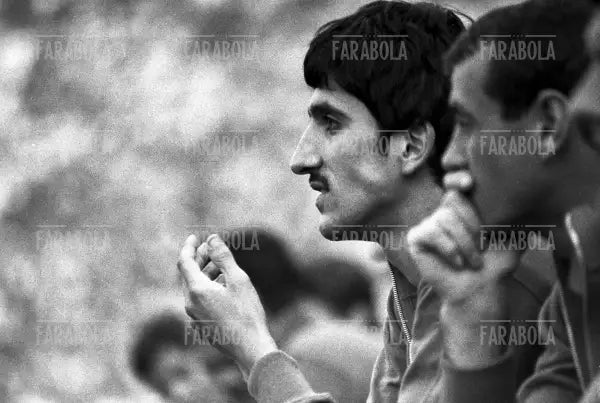 Gigi Meroni in panchina, Italia vs Bulgaria, 1966 - Farabola Immagine digitale