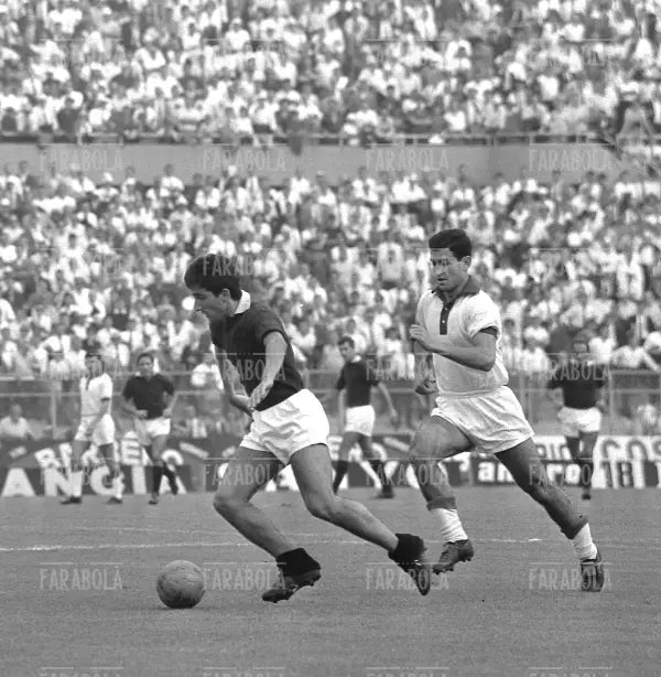 Gigi Meroni, Torino - Mantova, 1964 - Farabola Immagine digitale
