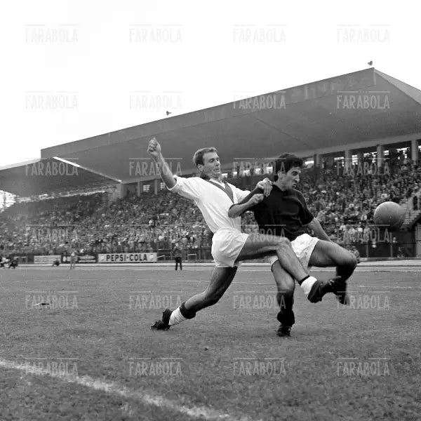 Gigi Meroni, Varese - Torino, 1964 - Farabola Immagine digitale