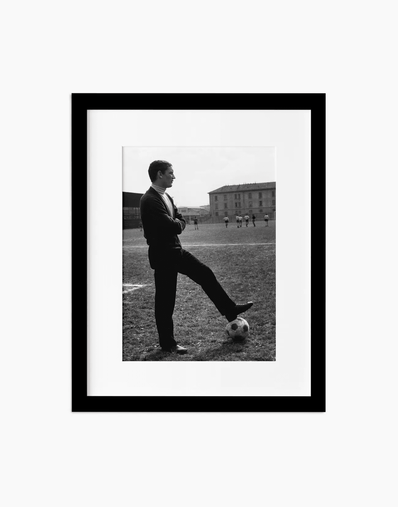 Gigi Riva sul campo dove ha esordito, anni 60 - Farabola WhiteWall App Product
