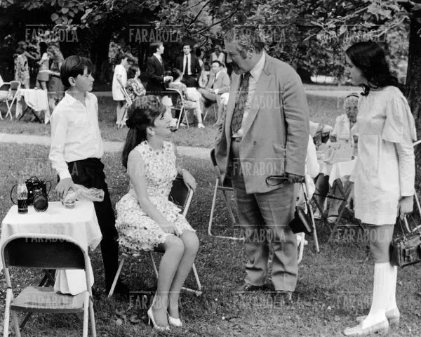 Gina Lollobrigida con il figlio e Peter Ustinov con la figlia, Collegio Les Rosey, 1969 - Farabola Immagine digitale