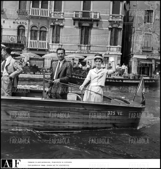 Gina Lollobrigida con il marito Milko Skofic, Festival di Venezia, 1962 - Farabola Immagine digitale