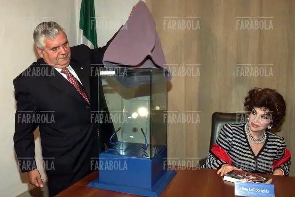 Gina Lollobrigida e Alfonso Gagliano, 2001 - Farabola Immagine digitale