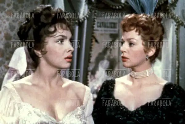 Gina Lollobrigida e Anne Veron nel film La donna più bella del mondo, 1955 - Farabola Immagine digitale