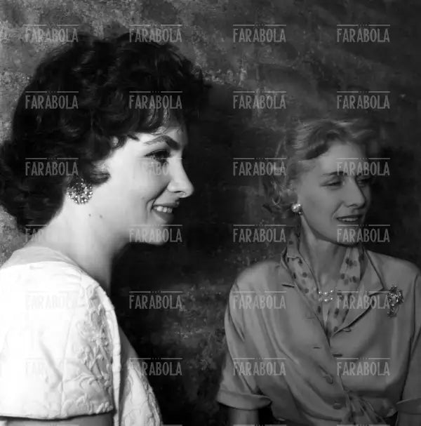 Gina Lollobrigida e Clare Boothe Luce, Festival di Venezia, 1956 - Farabola Immagine digitale