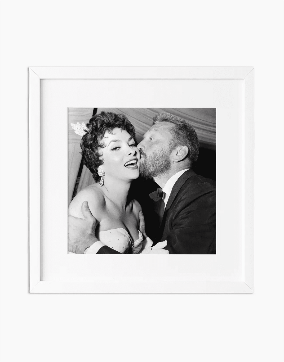 Gina Lollobrigida e Kirk Douglas, 1955 — stampa fine art con cornice bianca