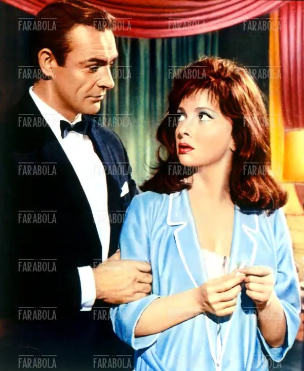 Gina Lollobrigida e Sean Connery nel film La donna di paglia, 1964 - Farabola Immagine digitale