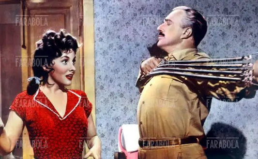 Gina Lollobrigida e Vittorio De Sica nel film Pane, Amore e Gelosia, 1954 - Farabola Immagine digitale