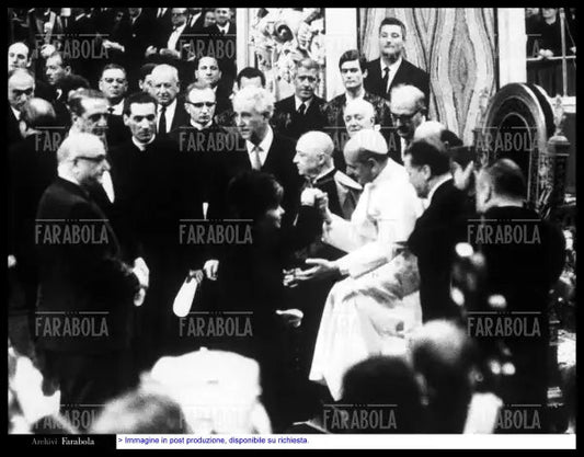 Gina Lollobrigida in udienza da Papa Paolo VI, Città del Vaticano, 1967 - Farabola Immagine digitale