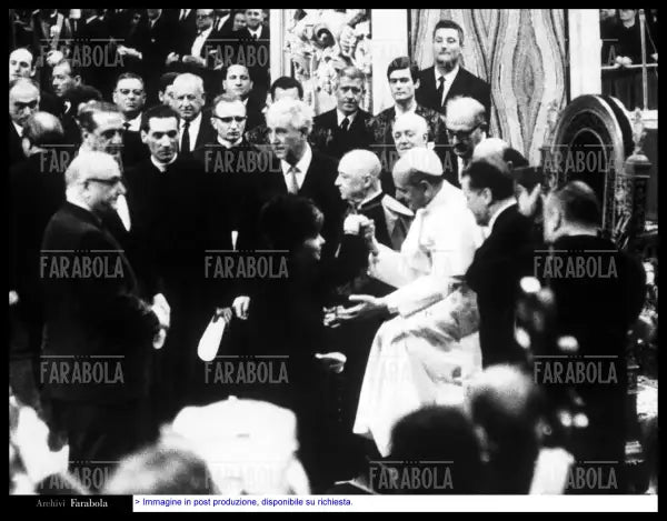 Gina Lollobrigida in udienza da Papa Paolo VI, Città del Vaticano, 1967 - Farabola Immagine digitale