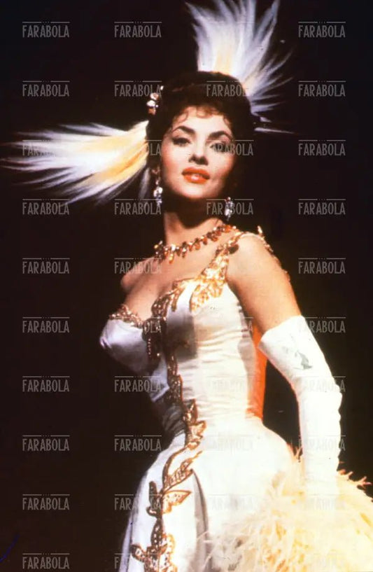 Gina Lollobrigida nel film La donna più bella del mondo, 1955 - Farabola Immagine digitale