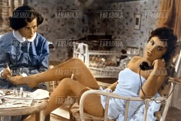 Gina Lollobrigida nel film Le infedeli, 1952 - Farabola Immagine digitale