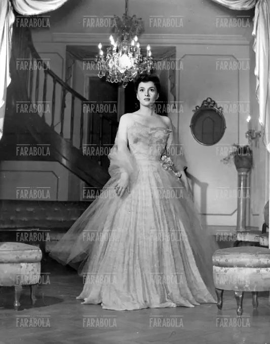 Gina Lollobrigida sul set del film I Pagliacci, 1949 - Farabola Immagine digitale
