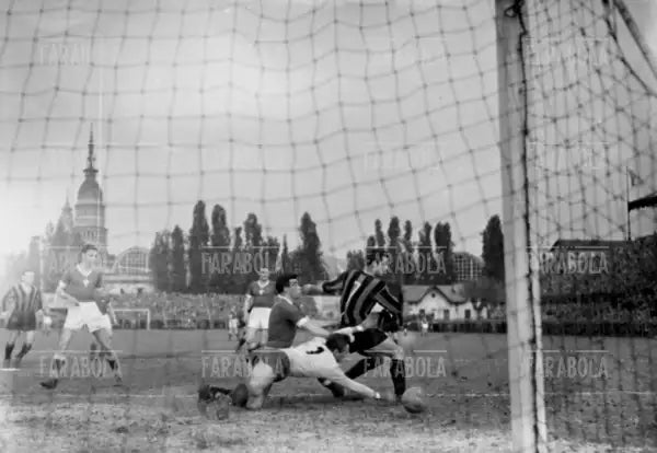 Gino Armano, Novara vs Inter, 1952 - Farabola Immagine digitale