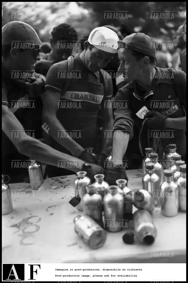 Gino Bartali al Tour de France, 1949 - Farabola Immagine digitale