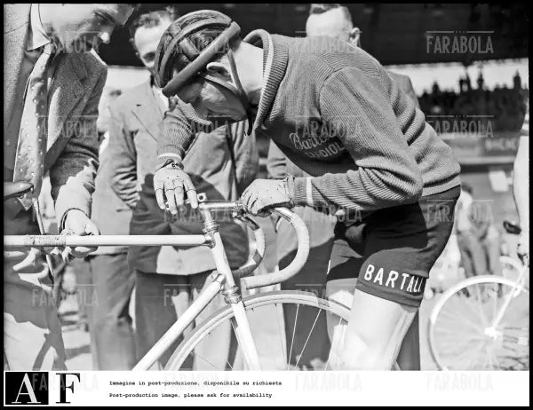 Gino Bartali al Velodromo Vigorelli, 1949 - Farabola Immagine digitale