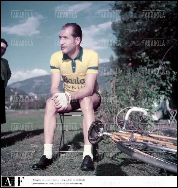 Gino Bartali con la maglia gialla, Tour de France, 1953 - Farabola Immagine digitale