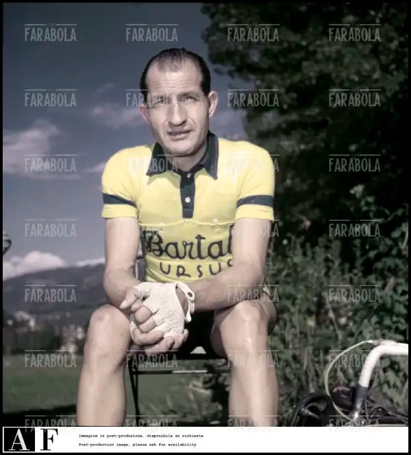 Gino Bartali con la maglia gialla, Tour de France, 1953 - Farabola Immagine digitale