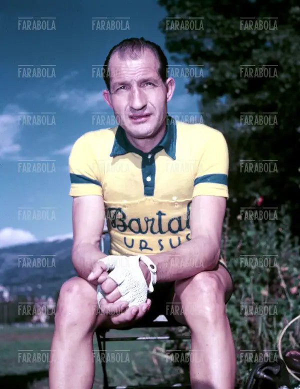 Gino Bartali con la maglia gialla, Tour de France, 1953 - Farabola Immagine digitale