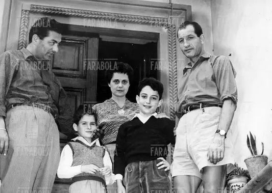 Gino Bartali con moglie e figli, anni 50 - Farabola Immagine digitale