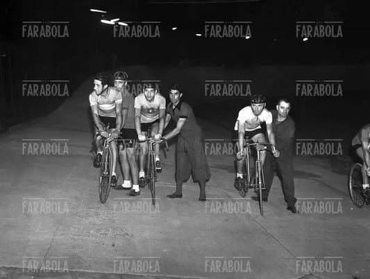 Gino Bartali e Aldo Bini, 1938 - Farabola Immagine digitale