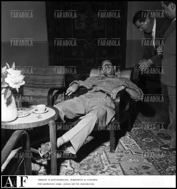 Gino Bartali si riposa, Giro d'Italia, 1953 - Farabola Immagine digitale