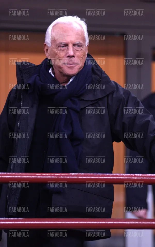 Giorgio Armani allo stadio, Inter vs Milan, 2005 - Farabola Immagine digitale