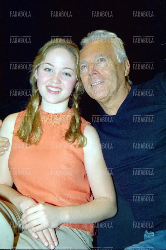 Giorgio Armani con Erika Christensen, Milano, 2001 - Farabola Immagine digitale