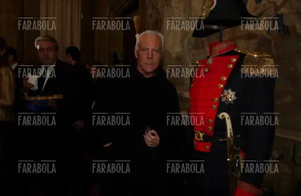 Giorgio Armani, Premio Giornalismo a Franca Sozzani, Milano, 2004 - Farabola Immagine digitale