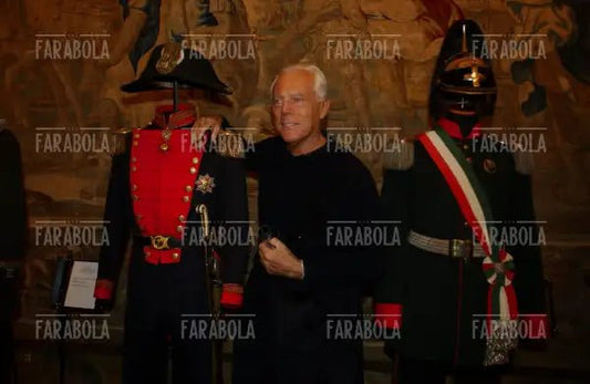 Giorgio Armani, Premio Giornalismo a Franca Sozzani, Milano, 2004 - Farabola Immagine digitale