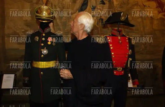 Giorgio Armani, Premio Giornalismo a Franca Sozzani, Milano, 2004 - Farabola Immagine digitale