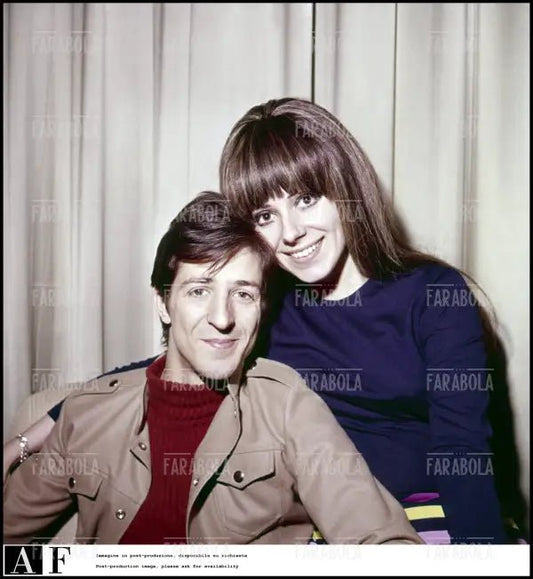 Giorgio Gaber con la moglie Ombretta Colli, Milano, 1967 - Farabola Immagine digitale