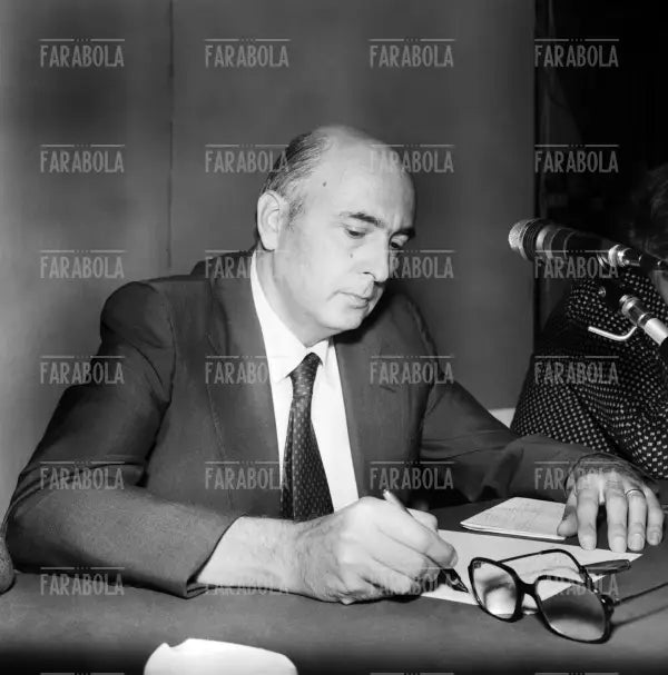 Giorgio Napolitano alla Festa de l'Unità, Milano, 1979 - Farabola Immagine digitale