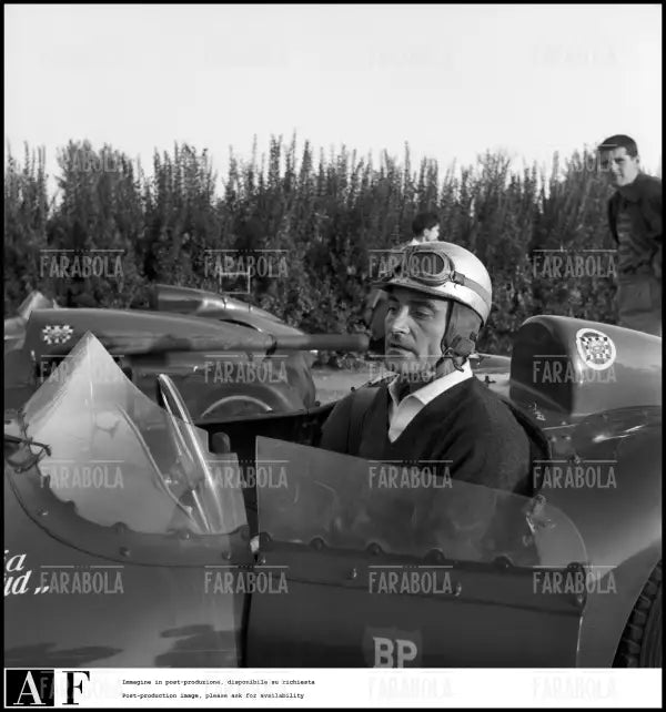 Giorgio Scarlatti al corso di perfezionamento per piloto di Taruffi, Modena, 1959 - Farabola Immagine digitale