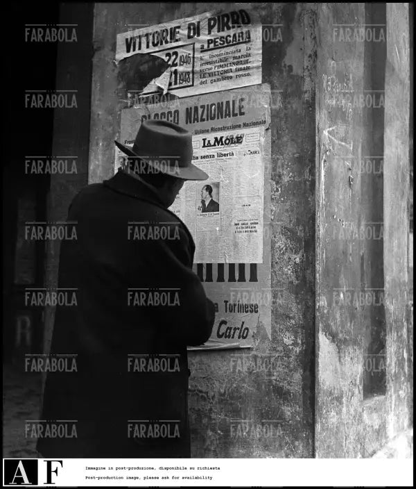 Giornale monarchico Le Mole, Torino, 1948 - Farabola Immagine digitale