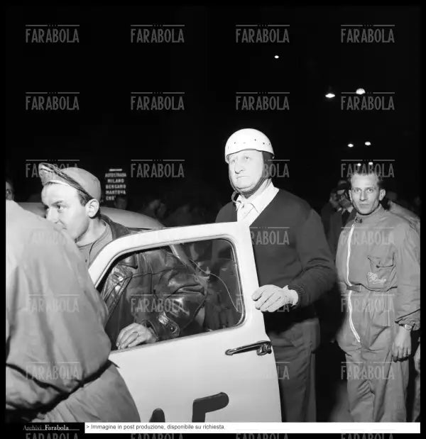 Giovanni Maria Cornaggia Medici su Alfa Romeo 1900SS, Mille Miglia, 1956 - Farabola Immagine digitale
