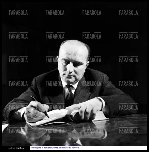 Giovanni Testori, Convegno degli Scrittori, Milano, 1962 - Farabola Immagine digitale