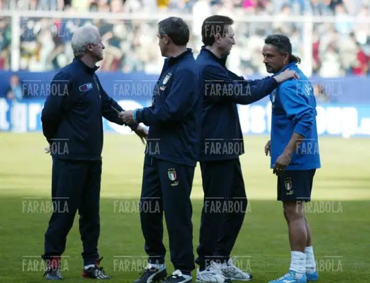 Giovanni Trapattoni durante il riscaldamento, Italia vs Spagna, 2004 - Farabola Immagine digitale