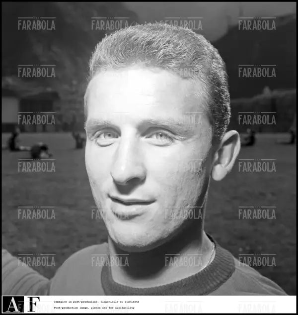 Giovanni Trapattoni in ritiro con la nazionale per i Mondiali di calcio in Cile, 1962 - Farabola Immagine digitale