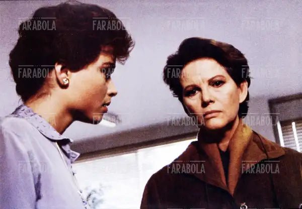 Giulia Boschi e Claudia Cardinale nel film Atto di dolore, 1990 - Farabola Immagine digitale